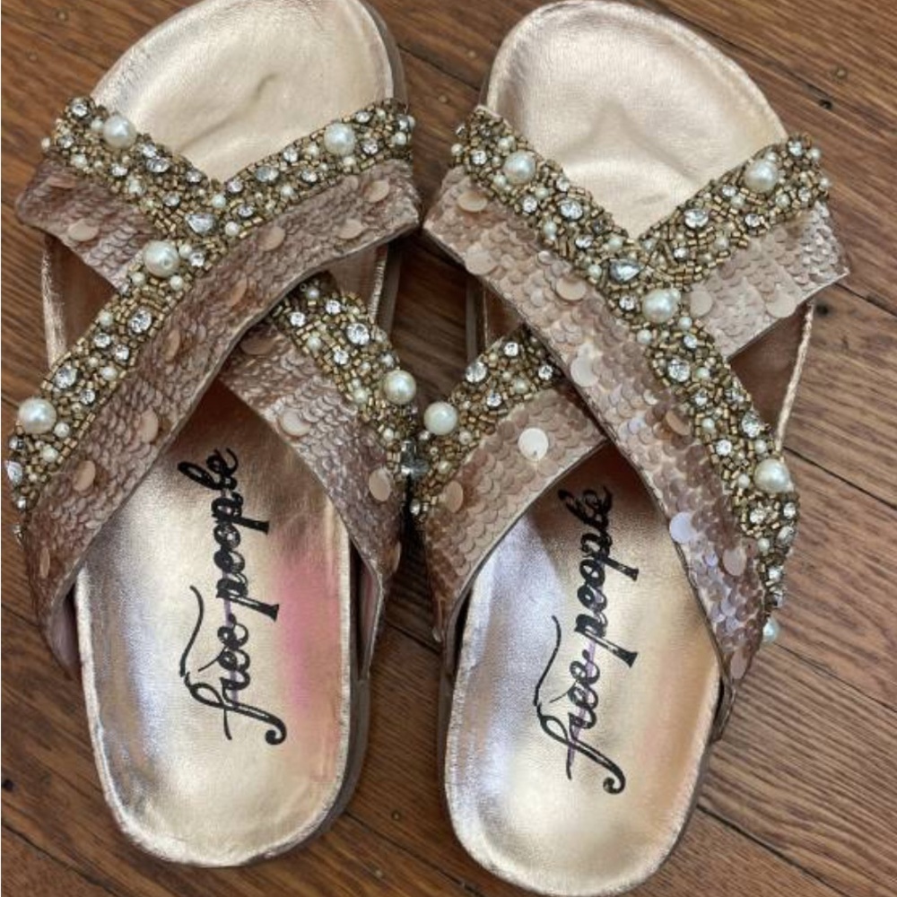 Free People Pearl Embellished Sandals - Gold Size 9 Never Worn
